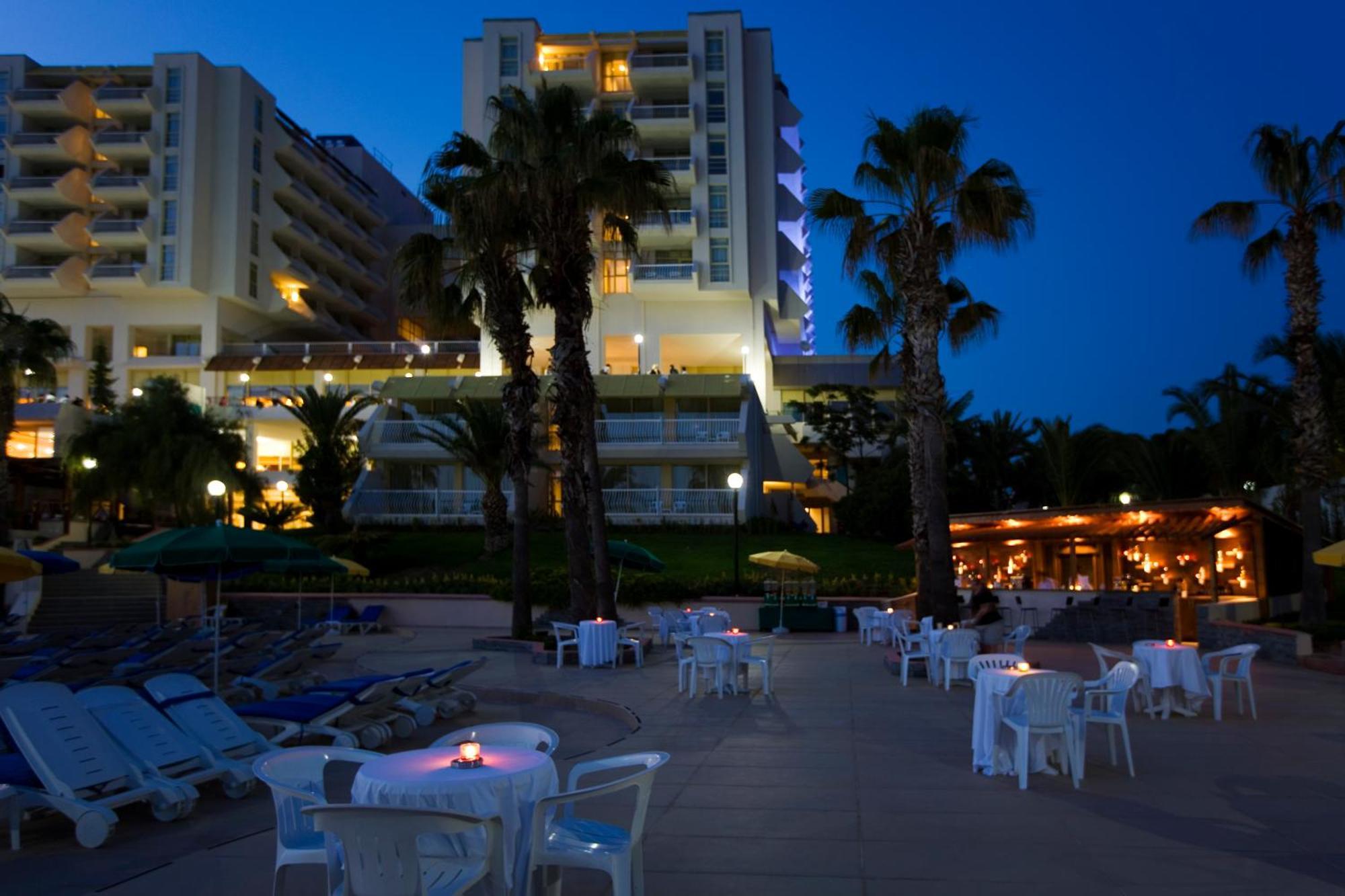 קוסדסי Fantasia Deluxe Hotel מראה חיצוני תמונה