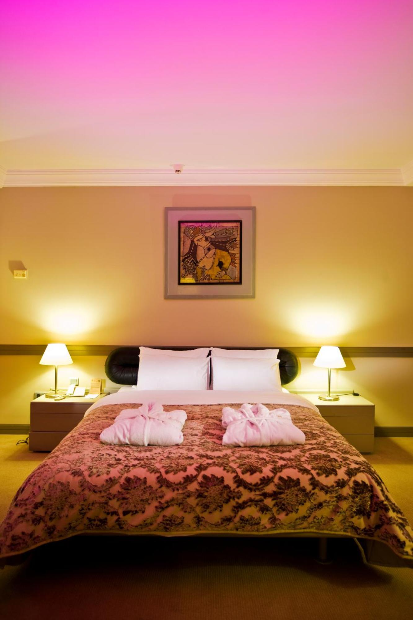 קוסדסי Fantasia Deluxe Hotel מראה חיצוני תמונה