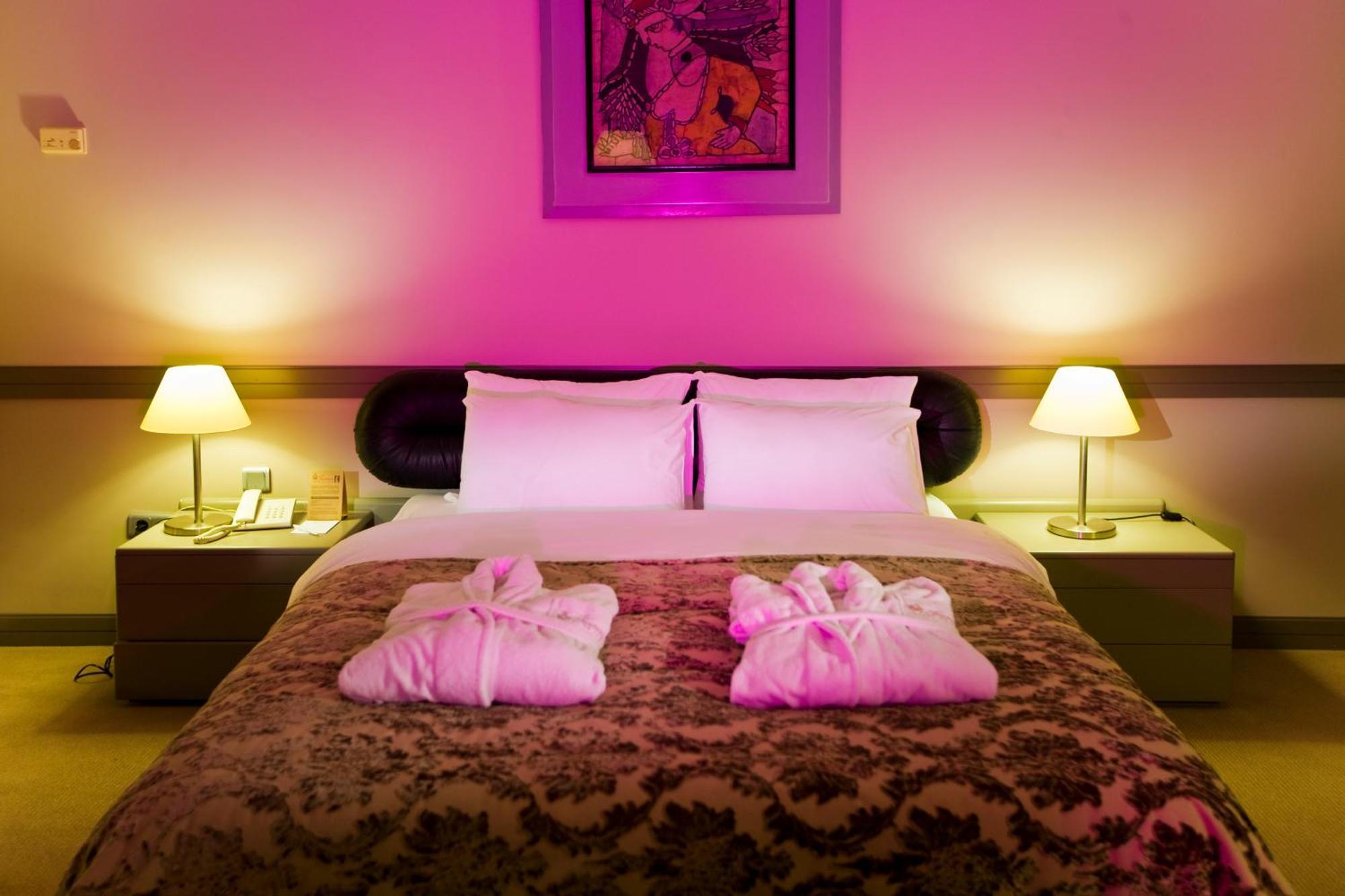 קוסדסי Fantasia Deluxe Hotel מראה חיצוני תמונה