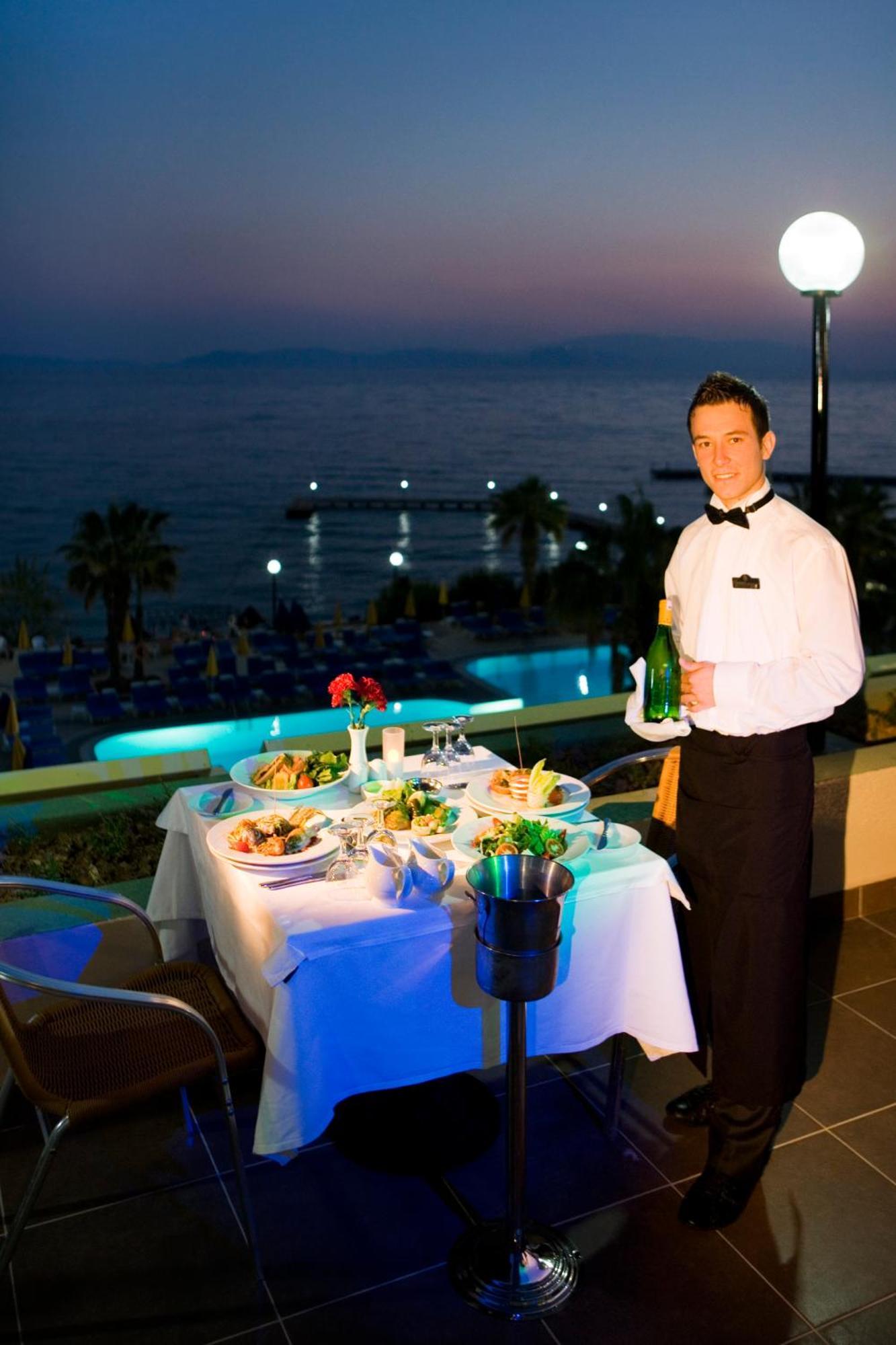 קוסדסי Fantasia Deluxe Hotel מראה חיצוני תמונה
