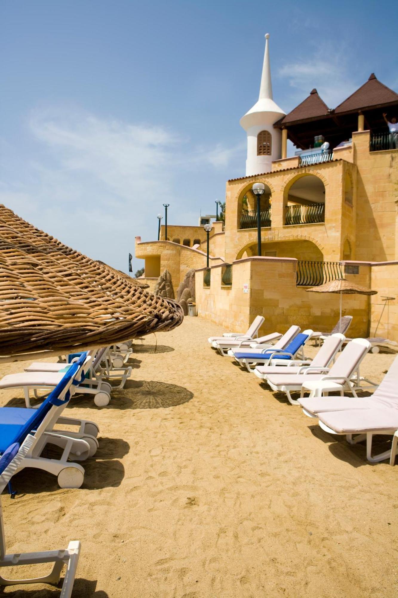 קוסדסי Fantasia Deluxe Hotel מראה חיצוני תמונה
