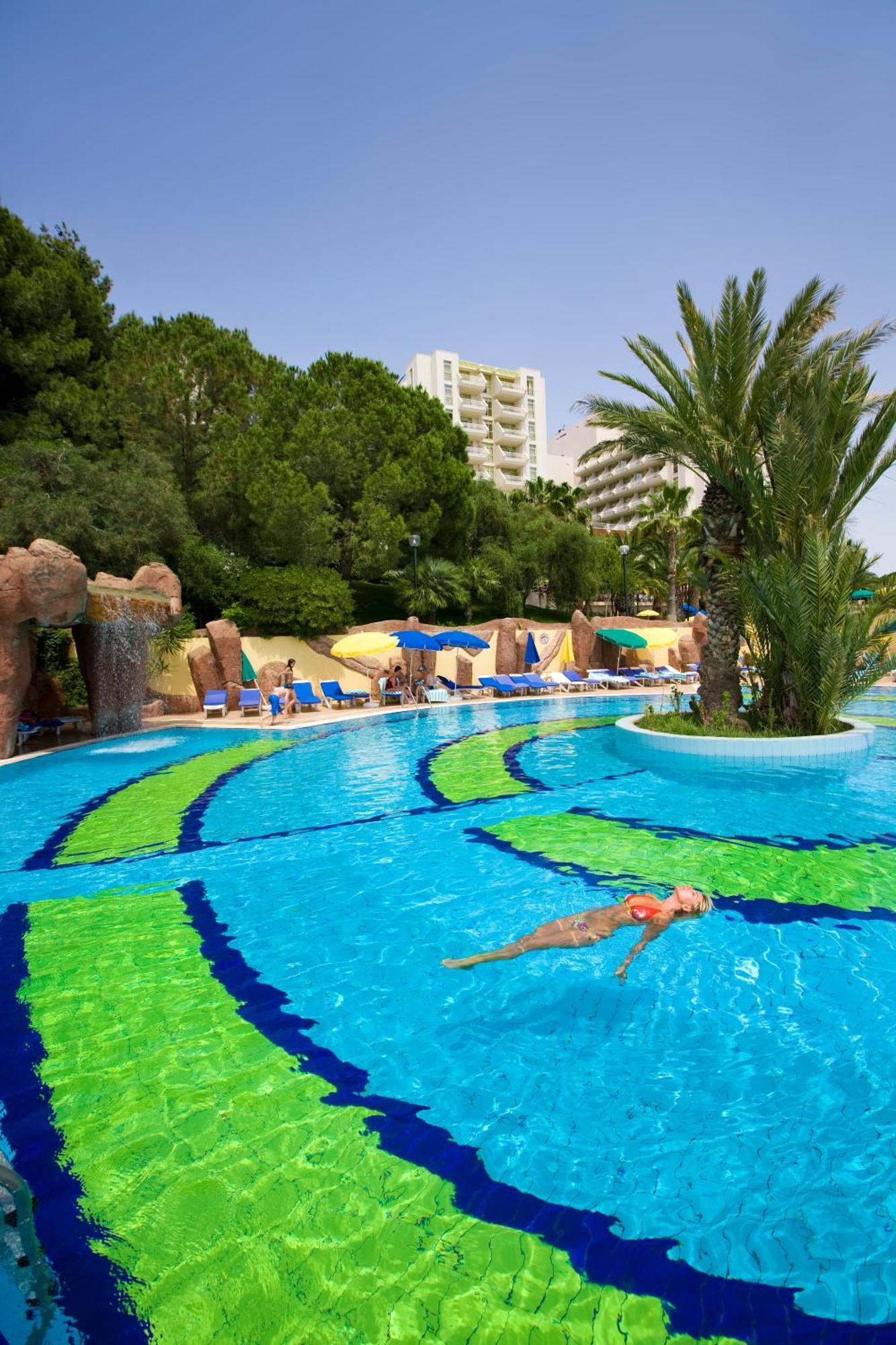 קוסדסי Fantasia Deluxe Hotel מראה חיצוני תמונה