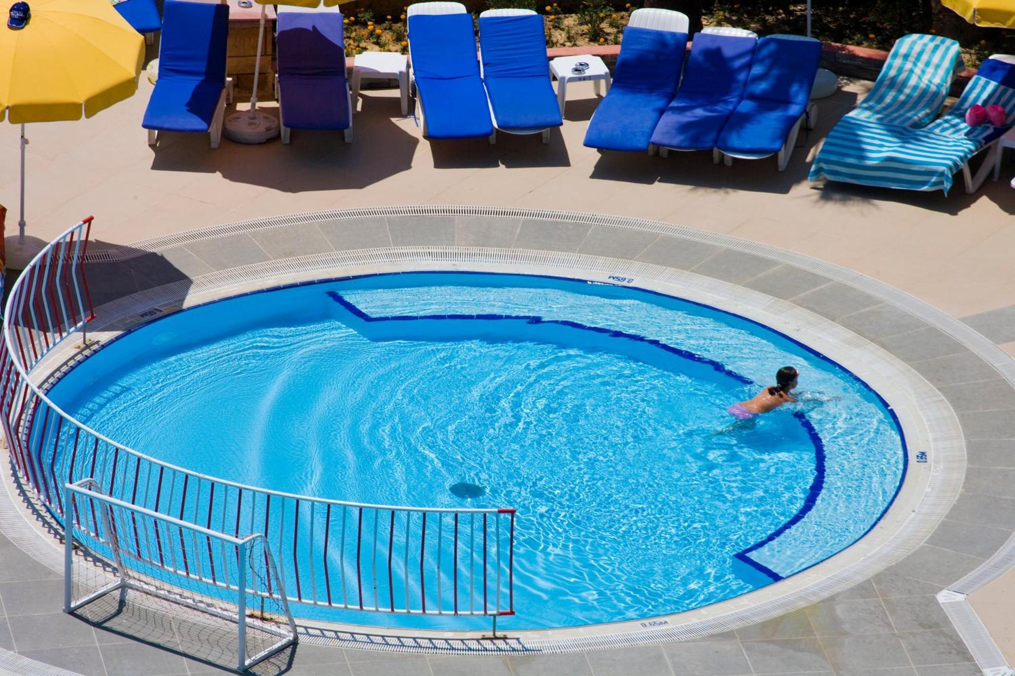 קוסדסי Fantasia Deluxe Hotel מראה חיצוני תמונה